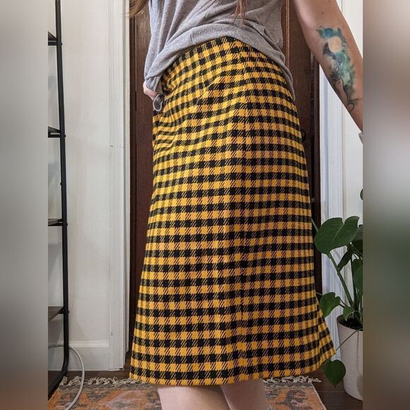 Yellow and Black Checkered Pencil Skirt - Picture 3 of 8